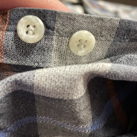 Dockers size XL gray plaid shirt sleeve button down shirt with two front pockets - Picture 8 of 8